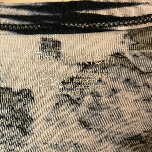 Calvin Klein Printed T-shirt - Picture 3 of 6